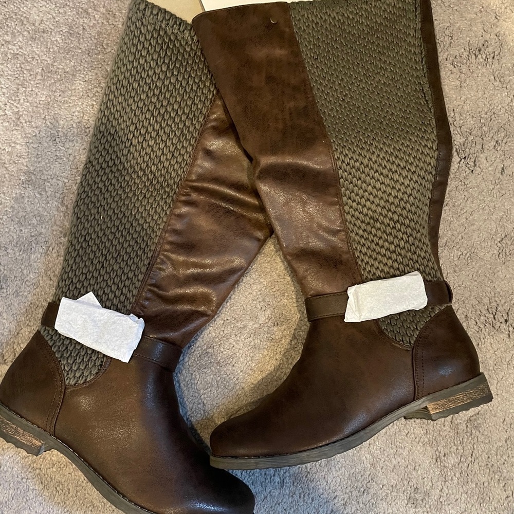 Torrid Quilted Knee High Wide Calf Boot Size 9